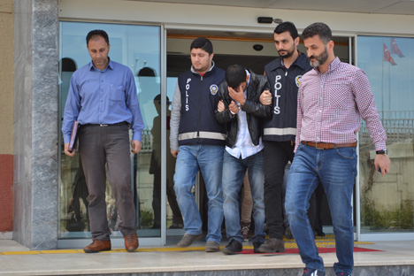 rizede-kapi-dilidi-dusurme-hirsizligi-5.jpg rizede-kapi-dilidi-dusurme-hirsizligi-5.jpg