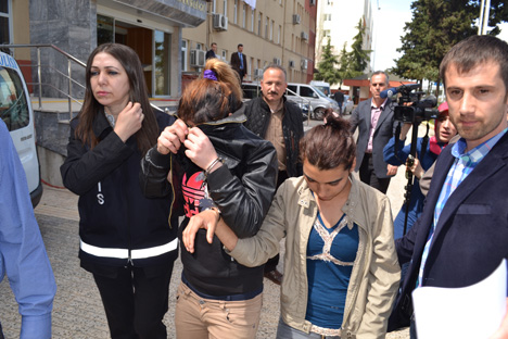 rizede-kapi-dilidi-dusurme-hirsizligi-8.jpg rizede-kapi-dilidi-dusurme-hirsizligi-8.jpg