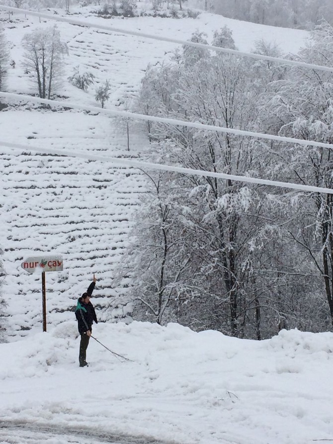 rizede-kar-elektrikleri-kesti-(4).jpg