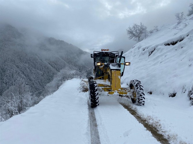 rizede-kar-temizleme-calismalari-(3).jpg