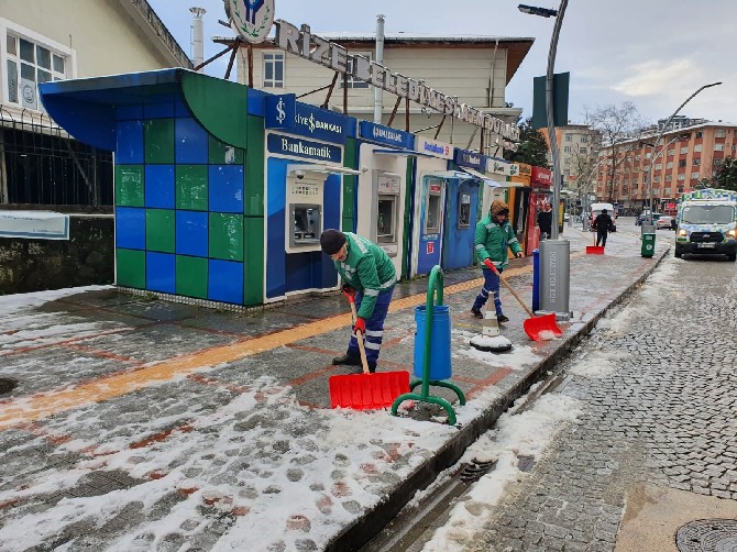 rizede-kar-temizleme-calismalari-suruyor-8.jpg