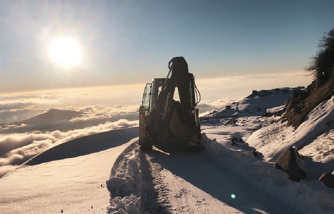 rizede-kar-yagisinin-ardindan-kapanan-yayla-yolu-ulasima-acildi-1.jpg