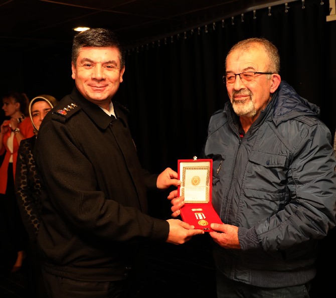 rizede-kibris-gazilerine-madalya-ve-berat-verildi-(6).jpg