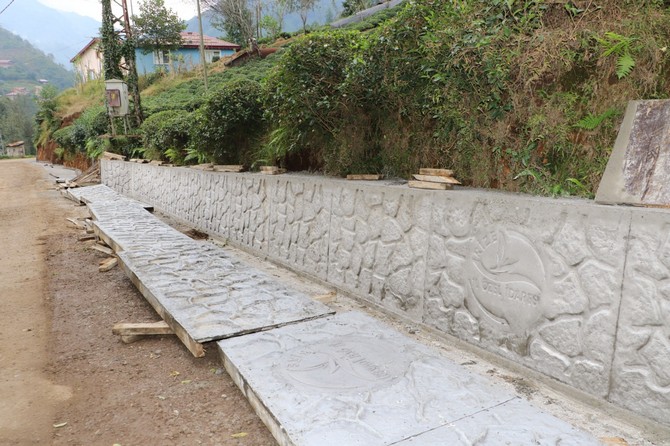 rizede-koy-yollarina-40-bin-metre-parapet-duvar-yapildi-9.jpg