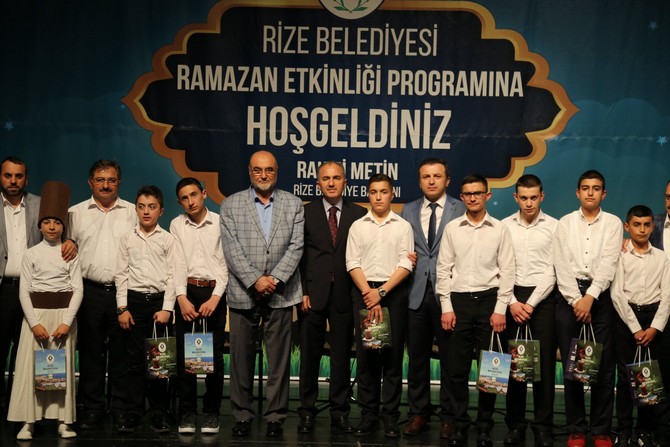 rizede-kur’an-ziyafeti-ve-ilahi-dinletisi-(10).jpg