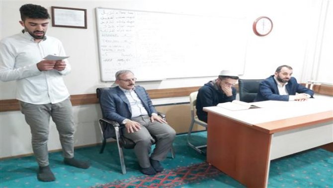 rizede-kuran-kursu-ogrencileri-kendilerini-gelecege-hazirliyor-5.jpg