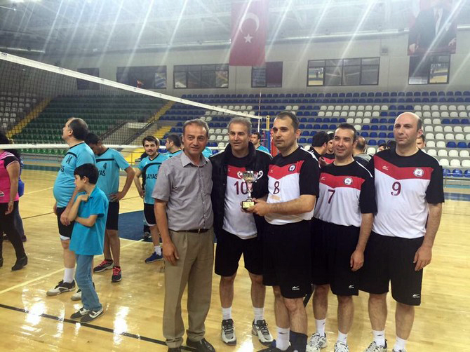 rizede-kurumlar-arasi-voleybol-musabakalari-sona-erdi-(3).jpg