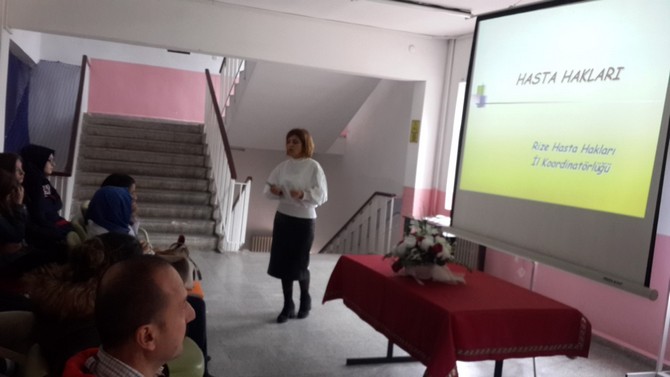 rizede-lise-ogrencilerine-hasta-haklari-ve-sorumluluklari-egitimi-verildi-(1).jpg