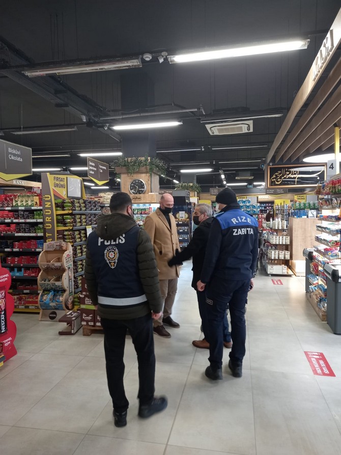 rizede-marketlerde-fahis-fiyat-ile-stokculuk-denetimi-yapildi-11.jpg