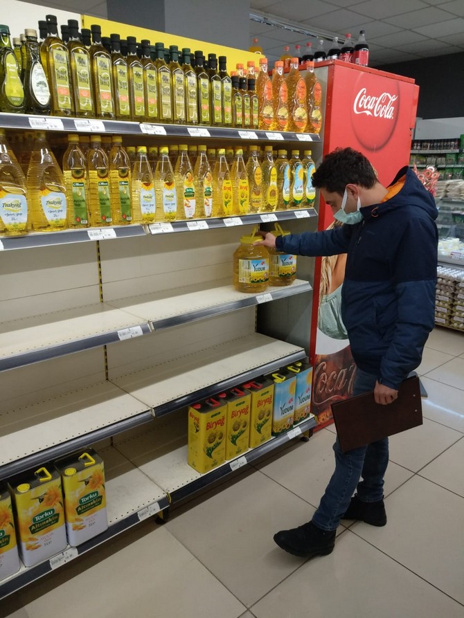 rizede-marketlerde-fahis-fiyat-ile-stokculuk-denetimi-yapildi-30.jpg