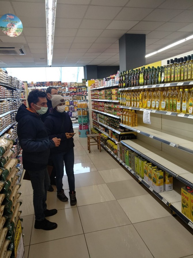 rizede-marketlerde-fahis-fiyat-ile-stokculuk-denetimi-yapildi-7.jpg