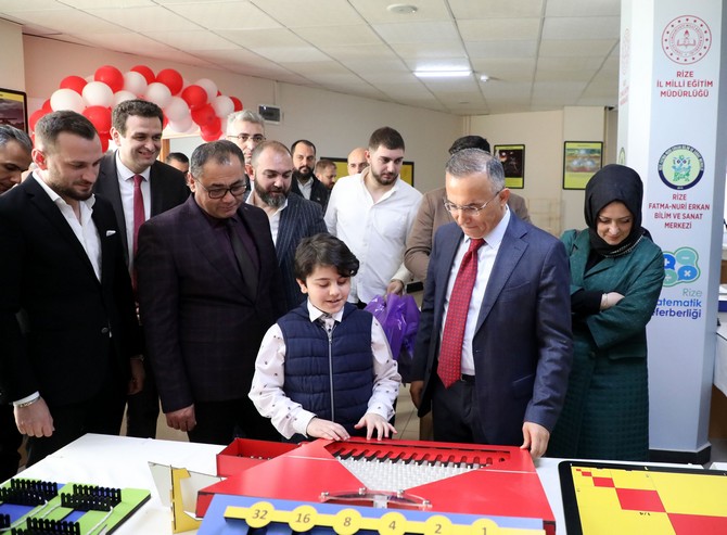rizede-matematigin-oyunla-ogrenilecegi-mustafa-toptan-matematik-merkezi-acildi-12.jpg