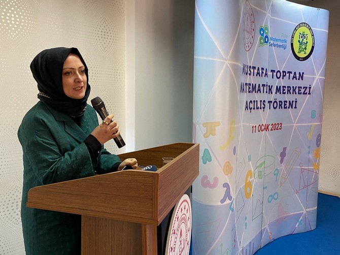 rizede-matematigin-oyunla-ogrenilecegi-mustafa-toptan-matematik-merkezi-acildi-19.jpg