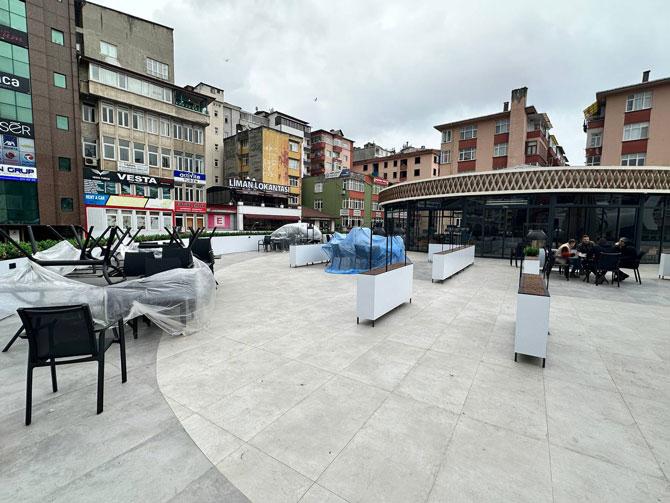 rizede-meydan-kafe-15-gun-icinde-hizmete-girecek.jpg
