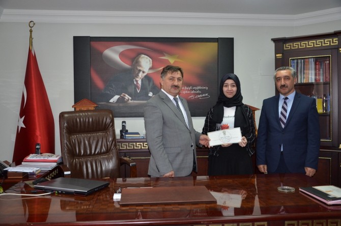 rizede-milli-birlik-ve-kahramanlik-konulu-kitap-okuma-yarismasi-odul-toreni-(4).jpg