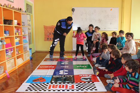 rizede-minik-adimlarla-trafik-egitimi-1.jpg