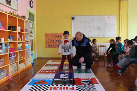 rizede-minik-adimlarla-trafik-egitimi-2.jpg