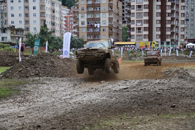 rizede-off-road-yarislari-nefes-kesti!-(6).jpg