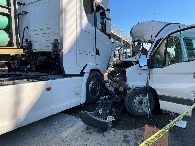 rizede-ogrenci-servisi-kazasi-1-olu-13-yarali-2.jpg