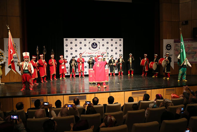 rizede-osmanli-turkcesi-sertifikalari-torenle-dagitildi-2.jpg rizede-osmanli-turkcesi-sertifikalari-torenle-dagitildi-2.jpg