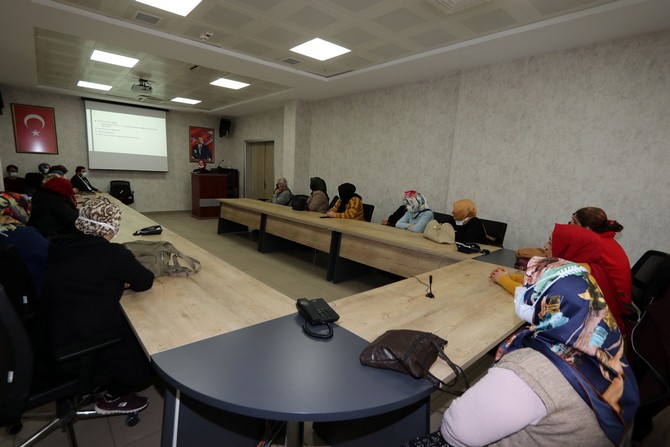rizede-otizmli-ailelere-yonelik-egitim-duzenlendi-5.jpg