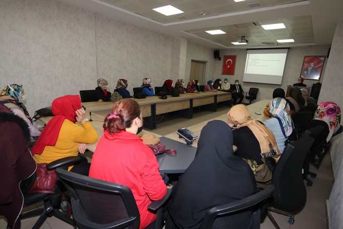 rizede-otizmli-ailelere-yonelik-egitim-duzenlendi-6.jpg