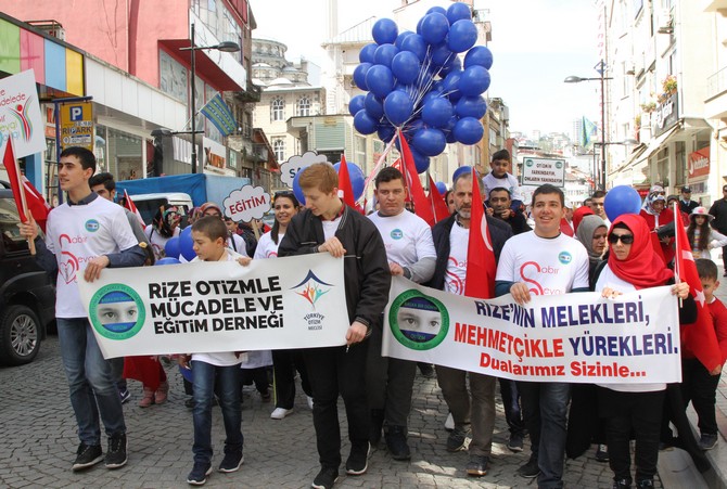 rizede-otizmli-cocuklar-icin-yuruyus-duzenlendi-(4)-001.jpg