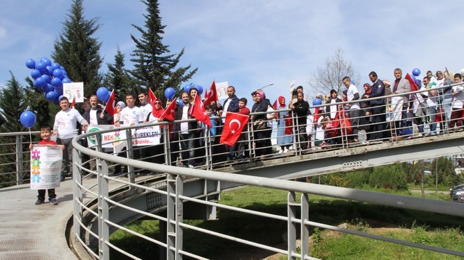 rizede-otizmli-cocuklar-icin-yuruyus-duzenlendi-(9).jpg