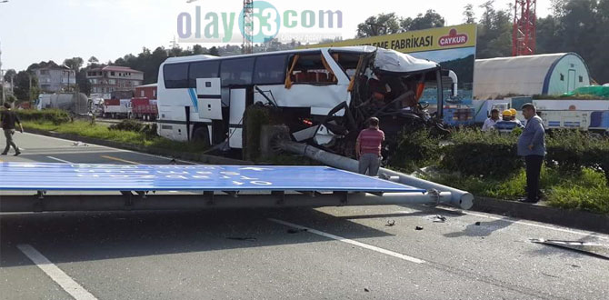 rizede-otobus-refuje-carpti-2.jpg rizede-otobus-refuje-carpti-2.jpg