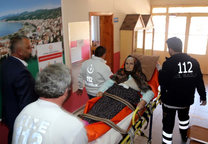 rizede-oy-kullanmaya-ambulansla-gitti-(2).jpg