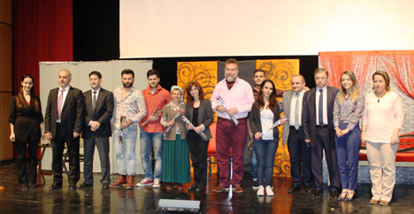 rizede-pembe-aslinda-siyahtir-tiyatro-oyunu-sahnelendi-6.jpg rizede-pembe-aslinda-siyahtir-tiyatro-oyunu-sahnelendi-6.jpg