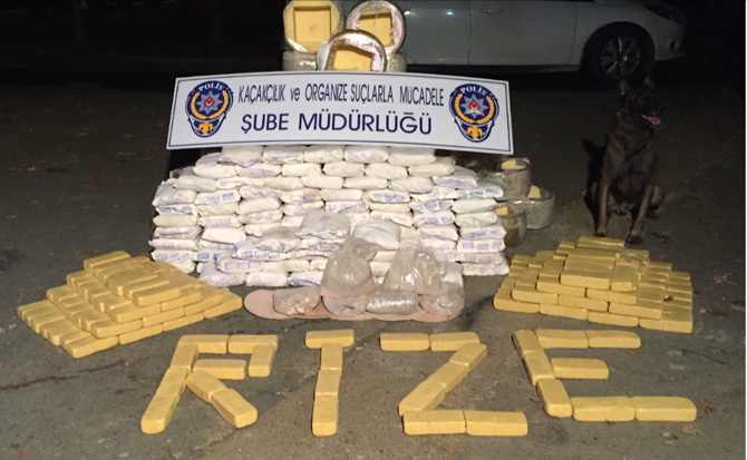 rizede-piyasa-degeri-12-milyon-turk-lirasi-olan198-kilo-eroin-ele-gecirildi-3.jpg
