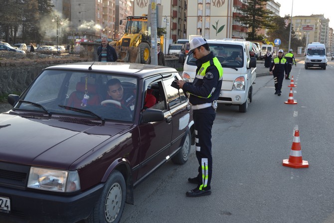 rizede-plakasiz-arac-denetimi-(8).jpg