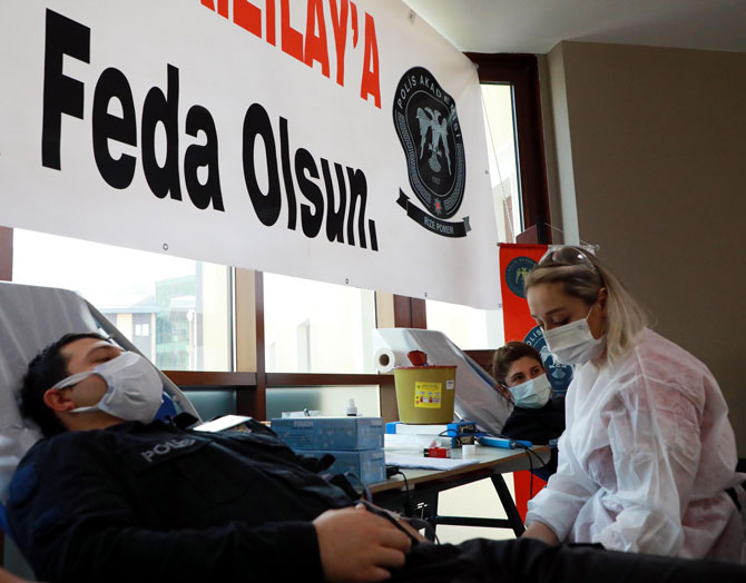 rizede-polis-adaylari-kan-bagisi-kampanyasina-katildi-(4).jpg