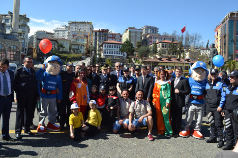 rizede-polis-haftasi-etkinlikleri-basladi-11.jpg