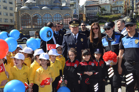 rizede-polis-haftasi-etkinlikleri-basladi-12.jpg