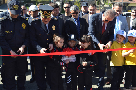 rizede-polis-haftasi-etkinlikleri-basladi-3.jpg
