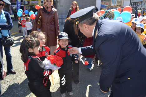 rizede-polis-haftasi-etkinlikleri-basladi-6.jpg