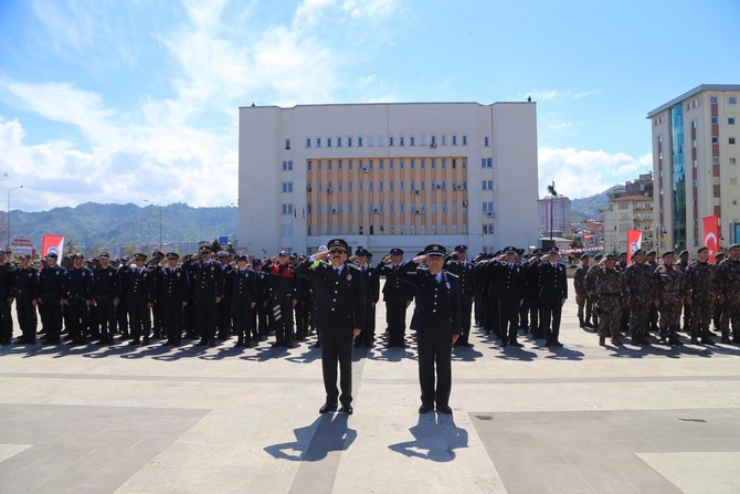 rizede-polis-haftasi-kutlamalari-basladi--(1).jpg