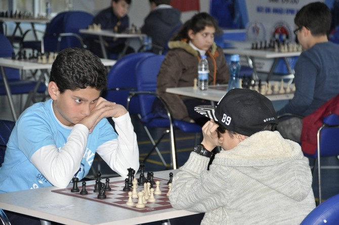 rizede-polis-haftasi-nedeniyle-satranc-turnuvasi-duzenlendi-(4).jpg