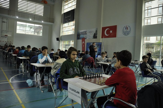 rizede-polis-haftasi-nedeniyle-satranc-turnuvasi-duzenlendi-(9).jpg