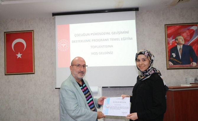 rizede-psikososyal-gelisimini-destekleme-egitimi-duzenlendi-10.jpg