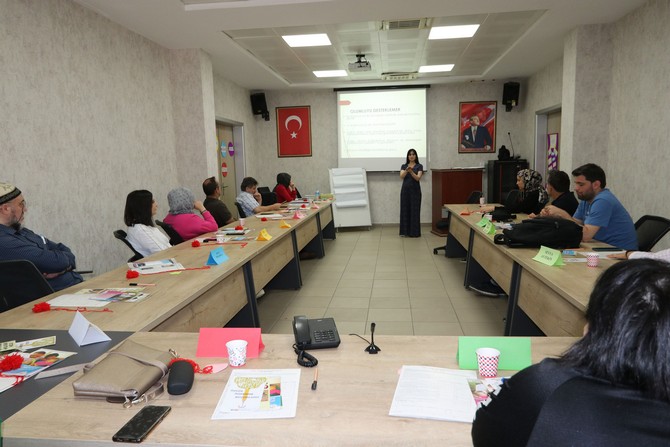 rizede-psikososyal-gelisimini-destekleme-egitimi-duzenlendi-5.jpg