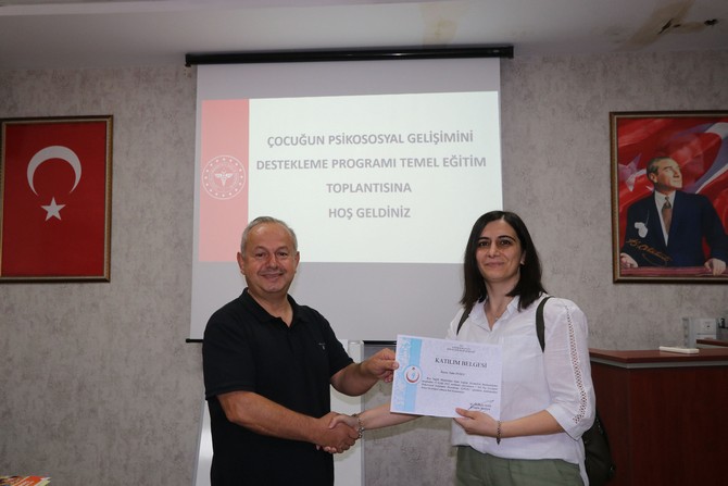 rizede-psikososyal-gelisimini-destekleme-egitimi-duzenlendi-8.jpg