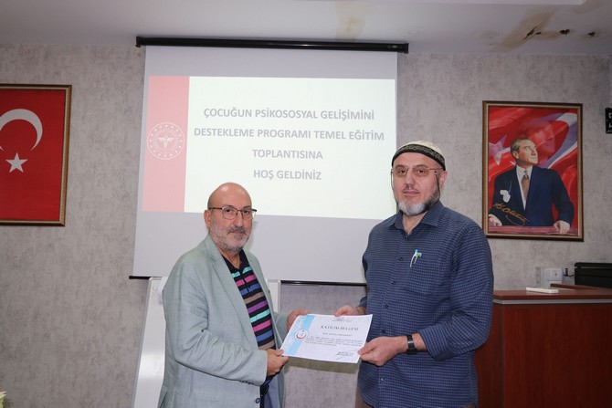 rizede-psikososyal-gelisimini-destekleme-egitimi-duzenlendi-9.jpg