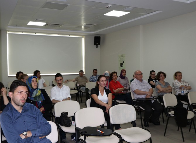 rizede-ruh-sagligi-birimi-egitimlerine-devam-ediyor-(4).jpg