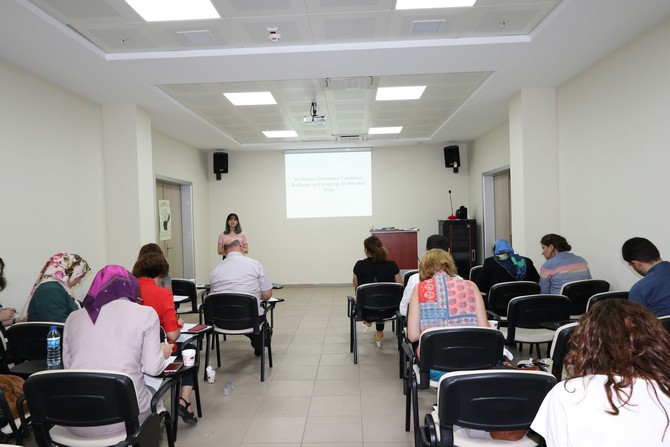 rizede-ruh-sagligi-birimi-egitimlerine-devam-ediyor-(7).jpg