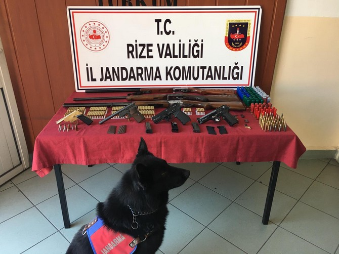 rizede-ruhsatsiz-silah-atolyesine-operasyonda-2-kisi-tutuklandi-(2).jpg