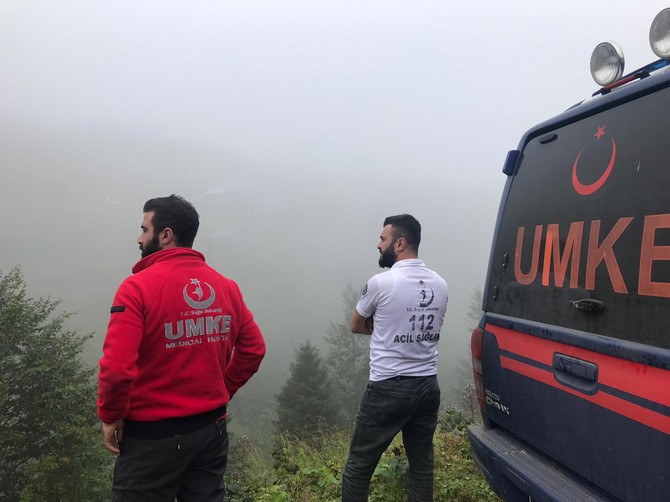 rizede-saganak-nedeniyle-mahsur-kaldiklari-yaylada-kaybolan-6-kisinin-bulunmasi-icin-baslatilan-calismalar-ikinci-gunde-devam-ediyor-(2)-001.jpg