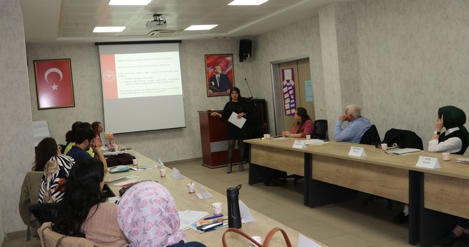 rizede-saglik-calisanlarina-cpgd-egitimi-duzenlendi-6.jpg